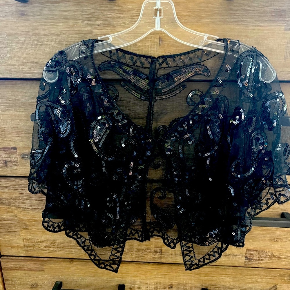 Black 1920s flapper shoulder cape. Worn once to a party.